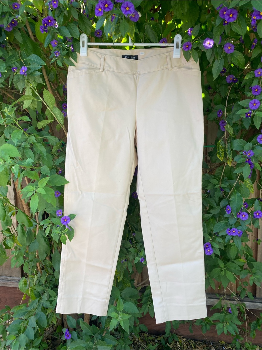 White House/ Black Market  Light Brown / Khaki Straight-Leg Crops